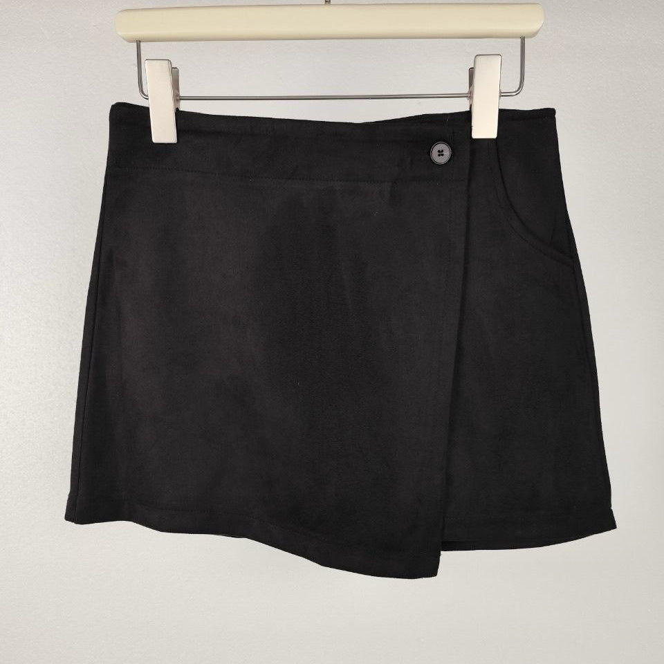 Damen Velours Skort Schwarz – Stretch Hosenrock mit Wickeloptik & asymmetrischem Schnitt